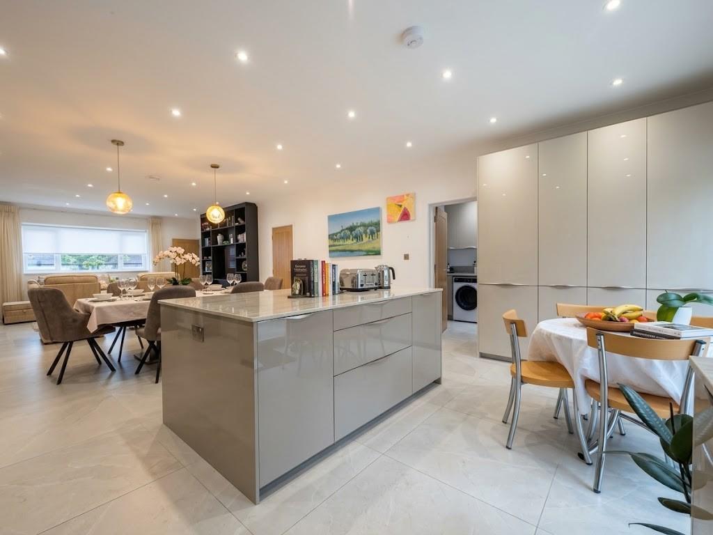 Highview Gardens, Edgware, HA8, Edgware